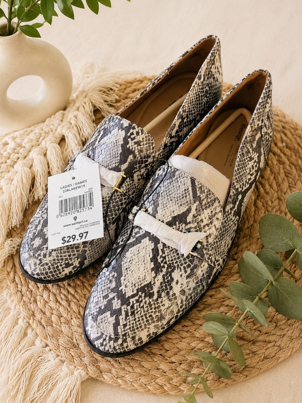 Women's Snakeskin Loafers Size 9 NWT Animal Print Comfort Soft Slip-On Flats